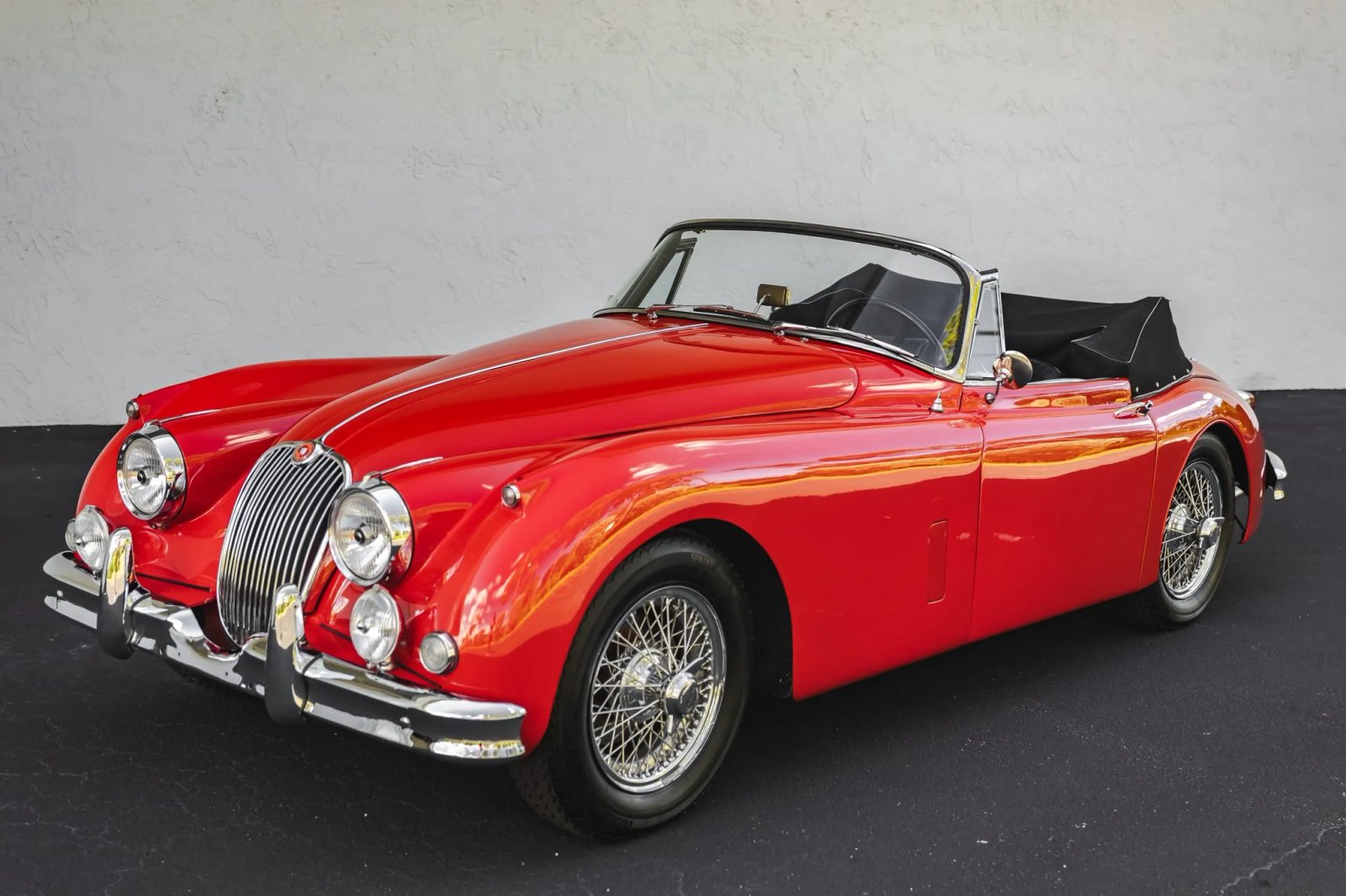 1960 Jaguar XK150 3.8L Drophead Coupe photo 2
