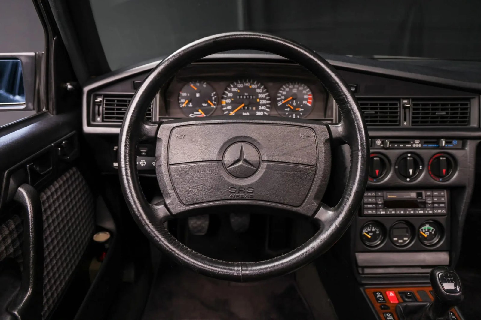 1990 Mercedes-Benz 190E 2.5-16 Evolution II photo 6