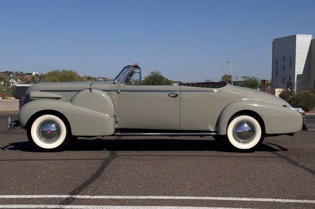 1939 Cadillac Fleetwood Series 75 Convertible Coupe photo 3