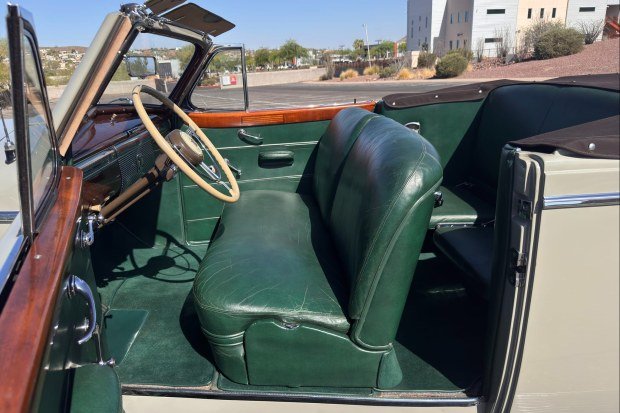 1939 Cadillac Fleetwood Series 75 Convertible Coupe photo 4