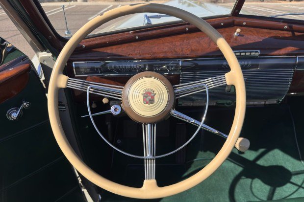1939 Cadillac Fleetwood Series 75 Convertible Coupe photo 5
