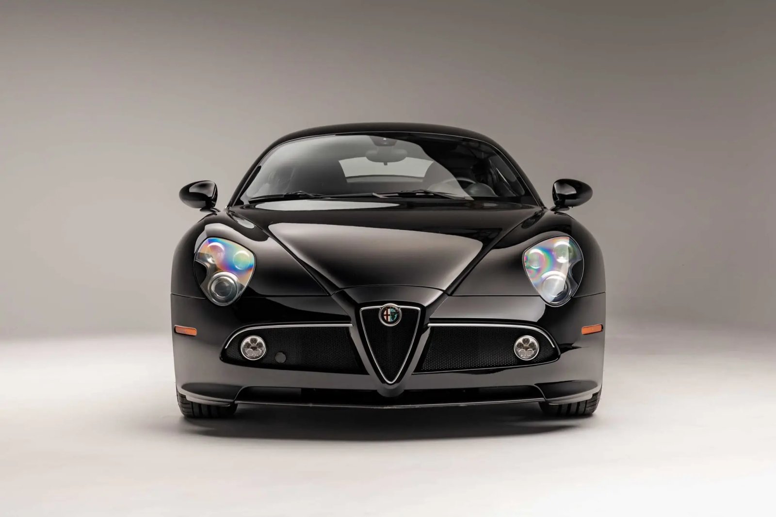 9k-Mile 2008 Alfa Romeo 8C Competizione photo 3