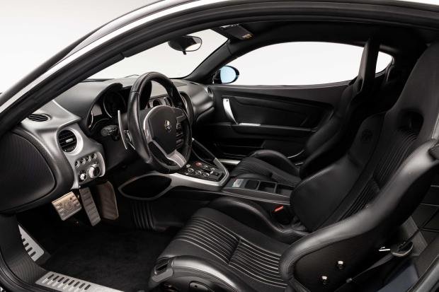 9k-Mile 2008 Alfa Romeo 8C Competizione photo 5