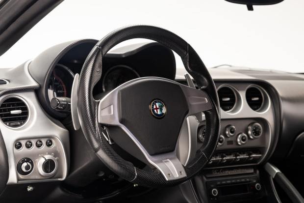 9k-Mile 2008 Alfa Romeo 8C Competizione photo 7