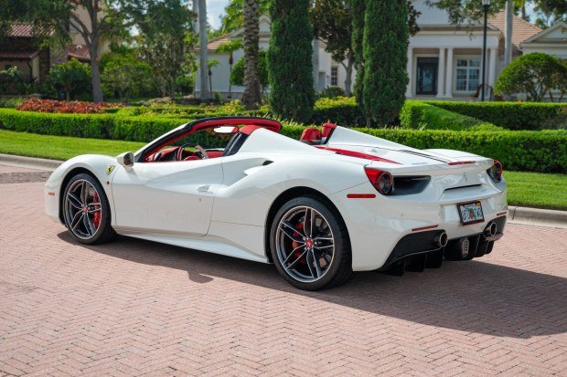 2018 Ferrari 488 Spider photo 2