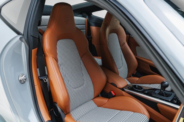 2023 Porsche 911 Sport Classic photo 4