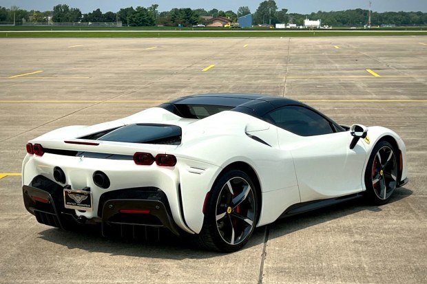 2023 Ferrari SF90 Spider photo 2
