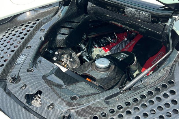 2023 Ferrari SF90 Spider photo 6