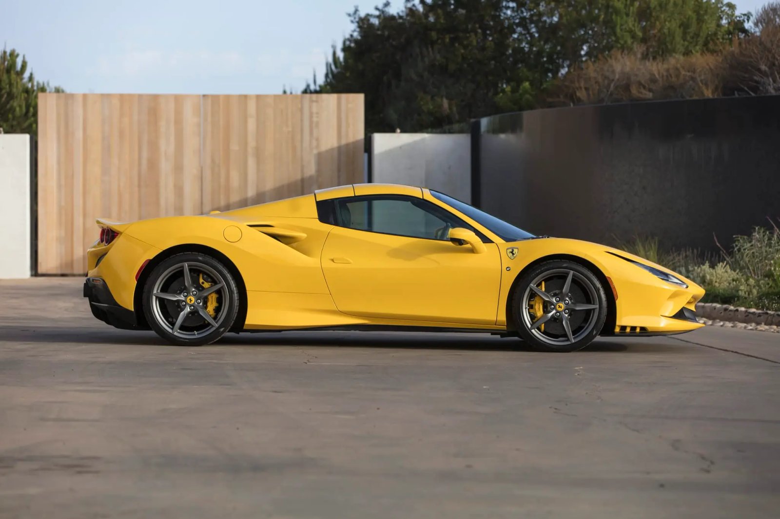 2022 Ferrari F8 Spider photo 3