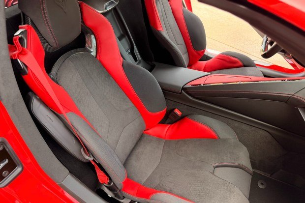 244-Mile 2024 Chevrolet Corvette Z06 Coupe 3LZ Z07 photo 4