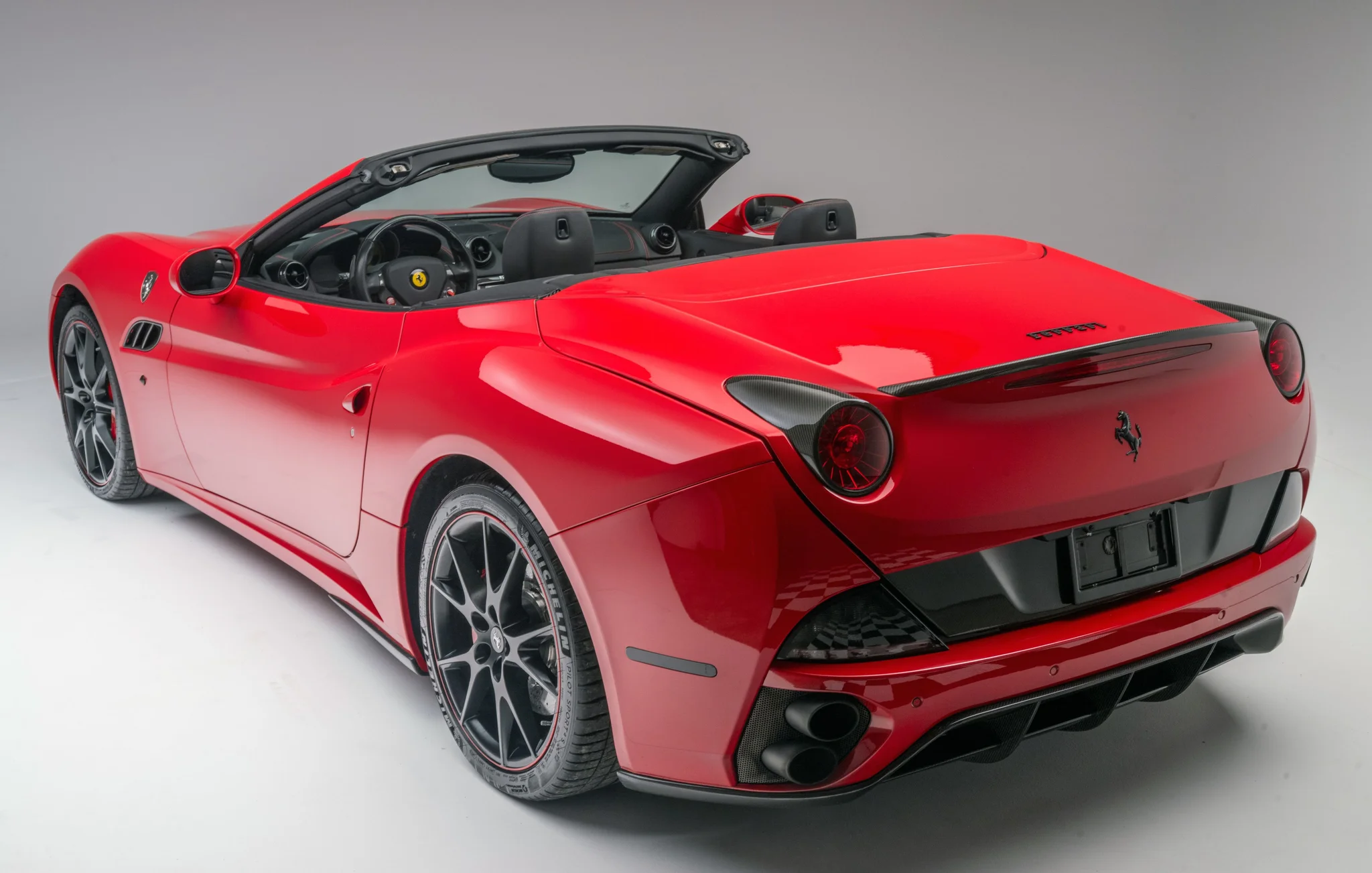 10k-Mile 2013 Ferrari California photo 2