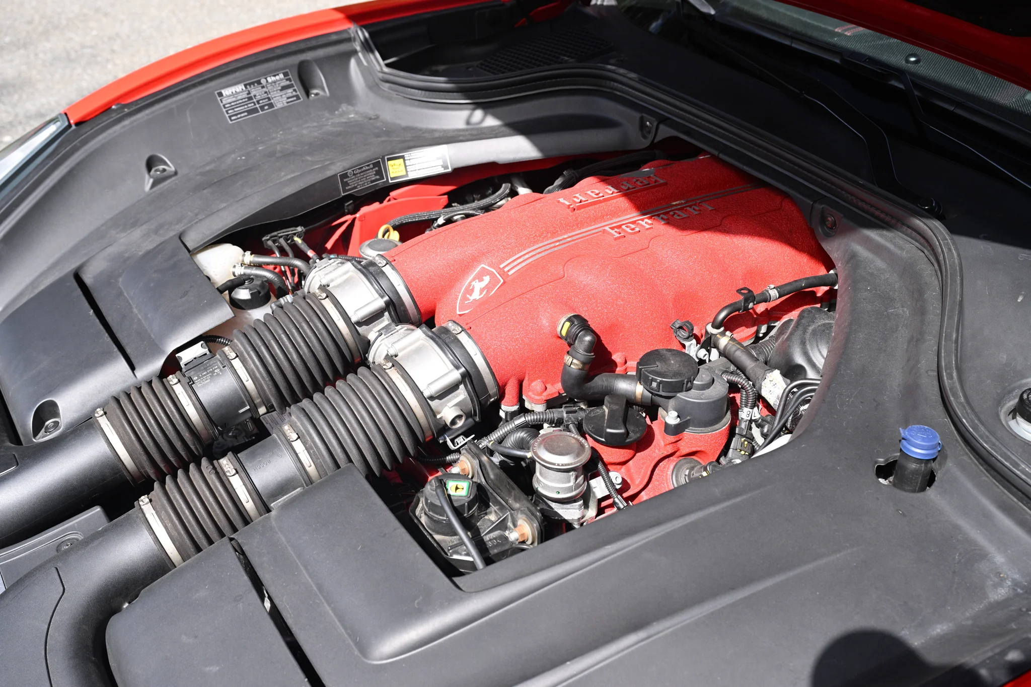 10k-Mile 2013 Ferrari California photo 4