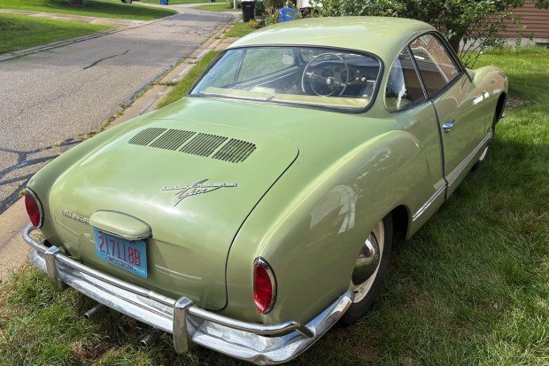 1.6L-Powered 1960 Volkswagen Karmann Ghia Coupe photo 2