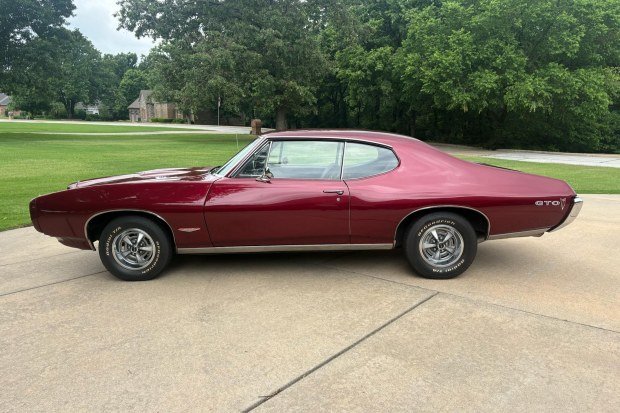 1968 Pontiac GTO Hardtop Coupe photo 3