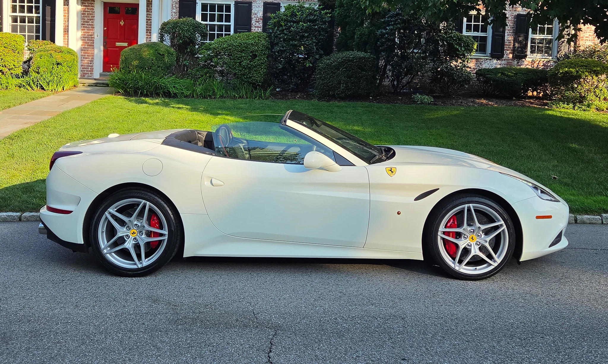 9k-Mile 2016 Ferrari California T photo 5