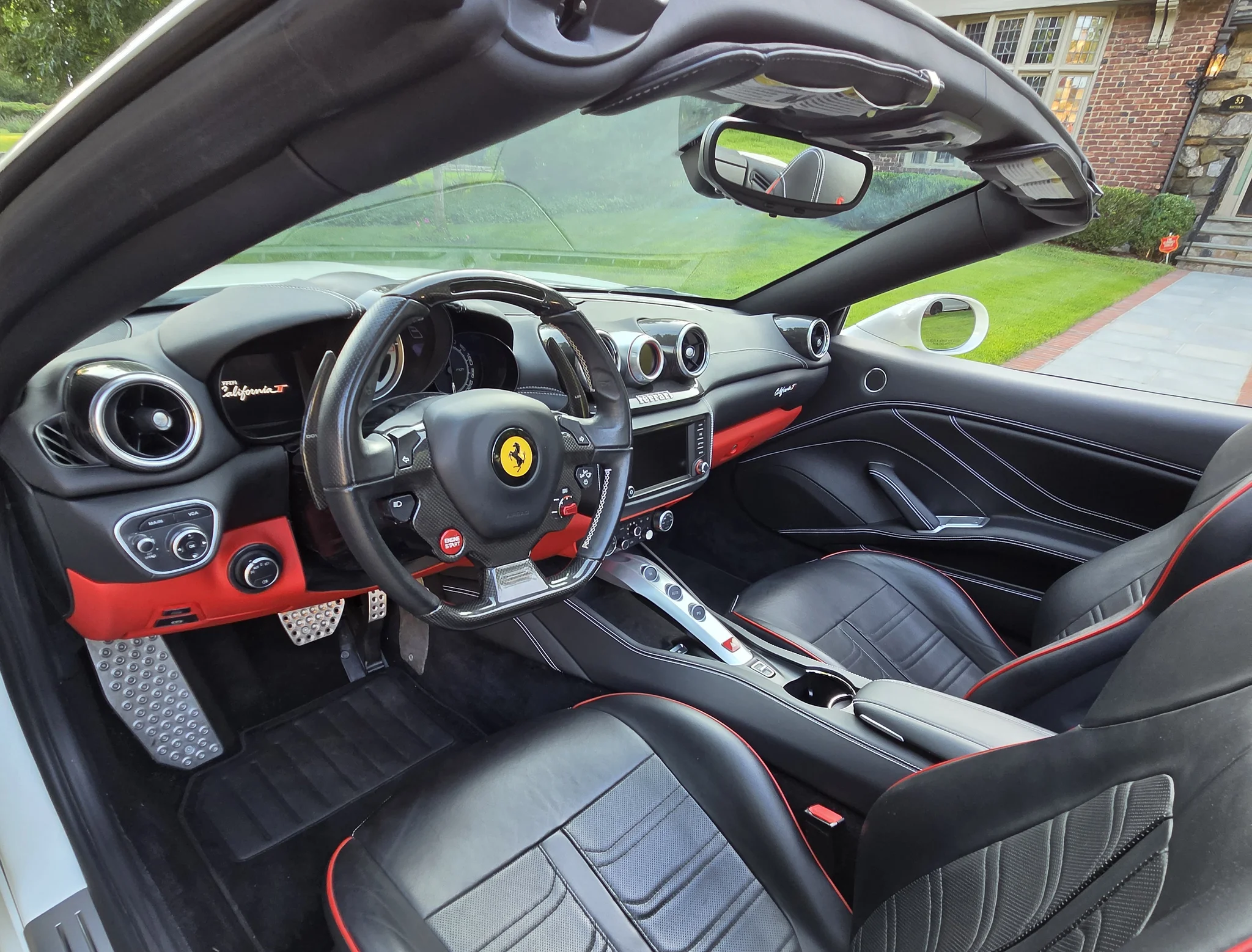 9k-Mile 2016 Ferrari California T photo 3