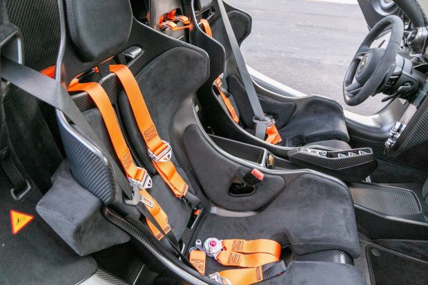 2019 McLaren Senna photo 4