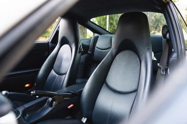 2005 Porsche 911 Carrera S Coupe 6-Speed photo 4