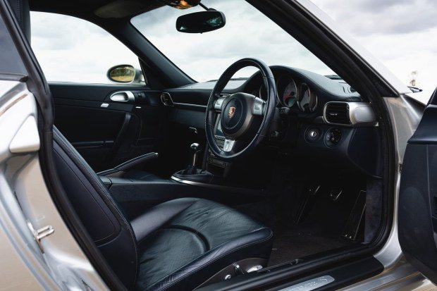 2005 Porsche 911 Carrera S Coupe 6-Speed photo 5