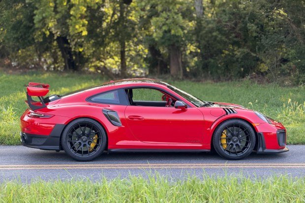 993-Mile 2018 Porsche 911 GT2 RS Weissach photo 3