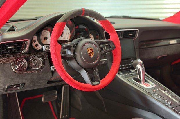 993-Mile 2018 Porsche 911 GT2 RS Weissach photo 5