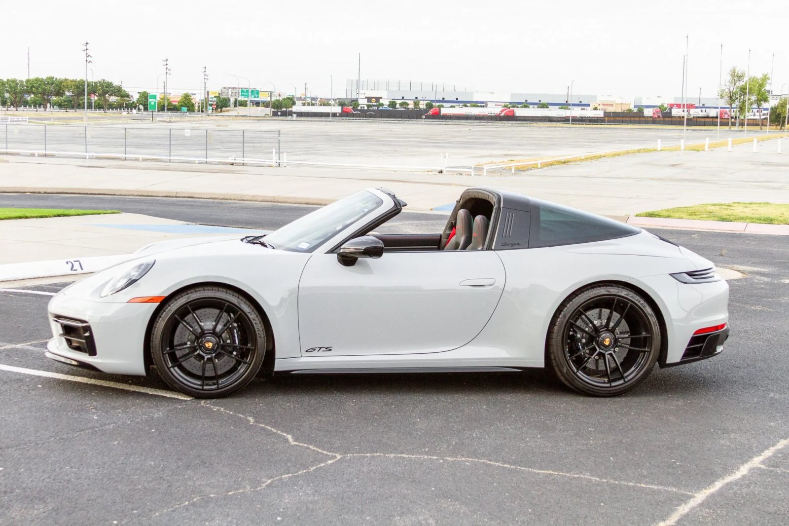 2024 Porsche 911 Targa 4 GTS photo 3