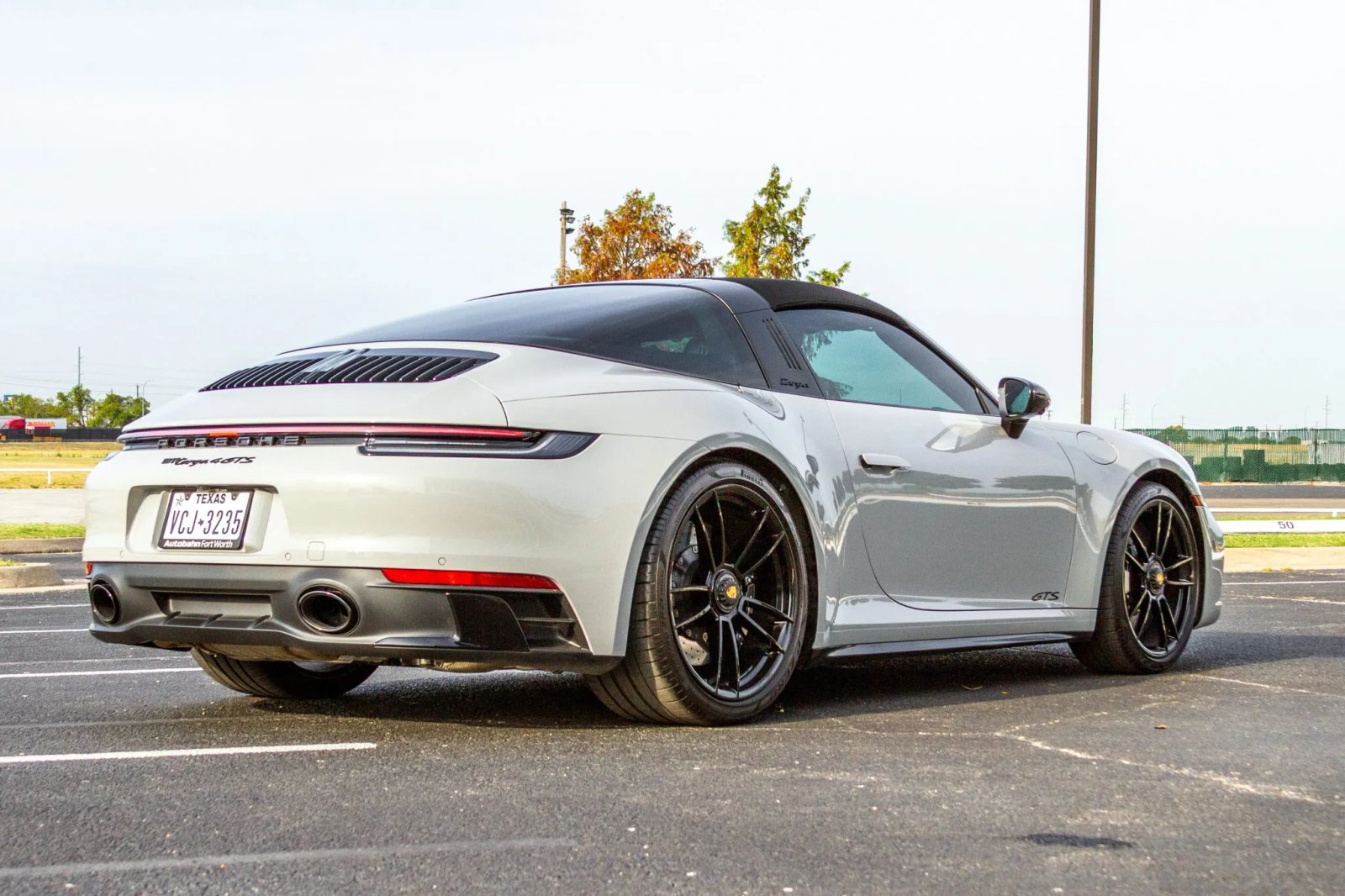 2024 Porsche 911 Targa 4 GTS photo 2