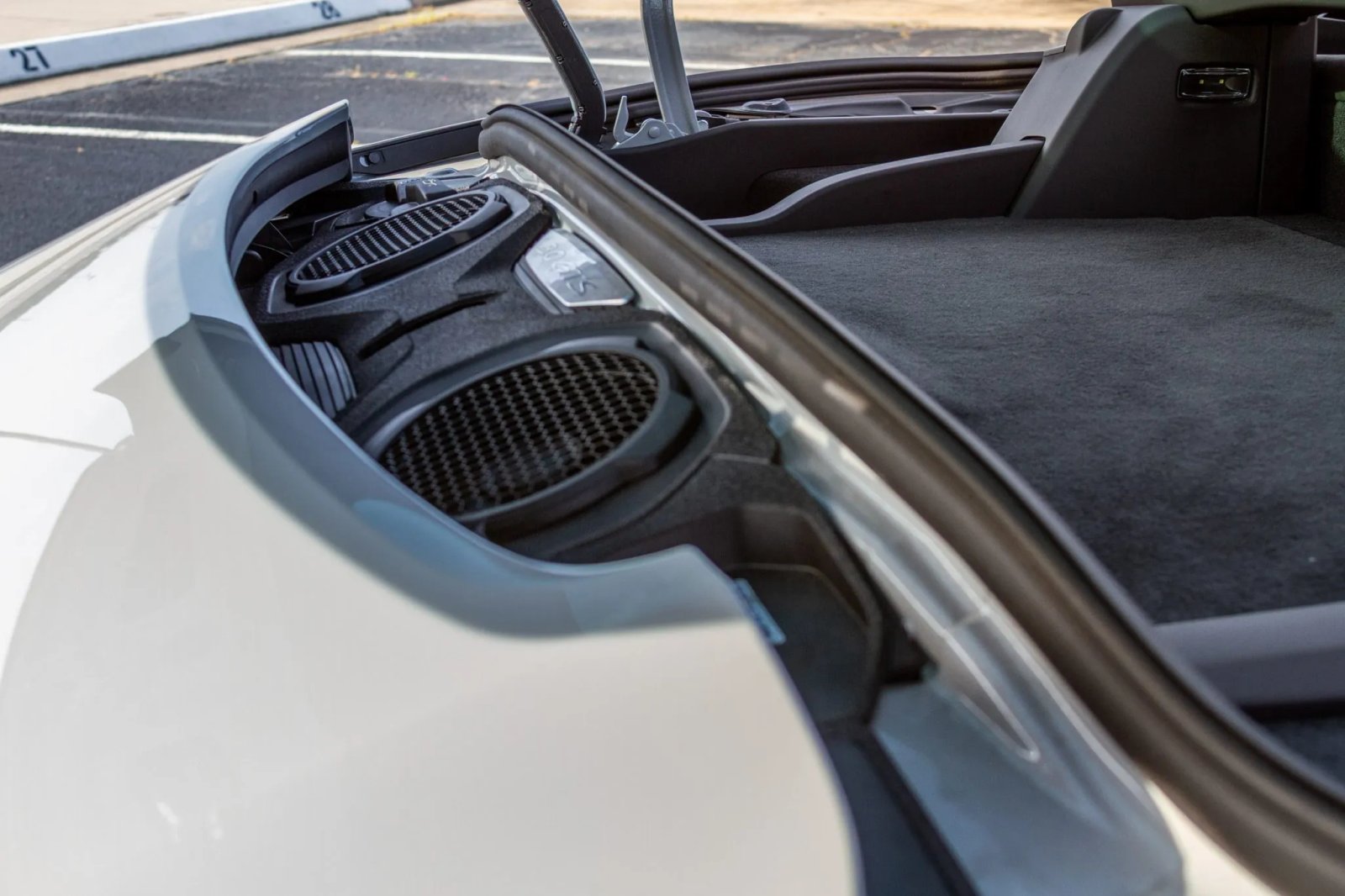 2024 Porsche 911 Targa 4 GTS photo 6