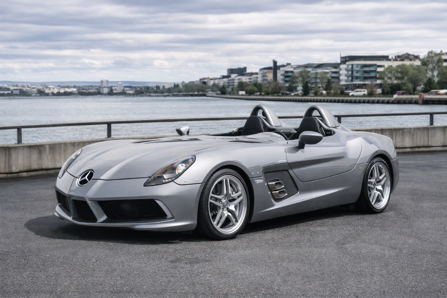 2009 Mercedes-Benz SLR McLaren Stirling Moss photo 7