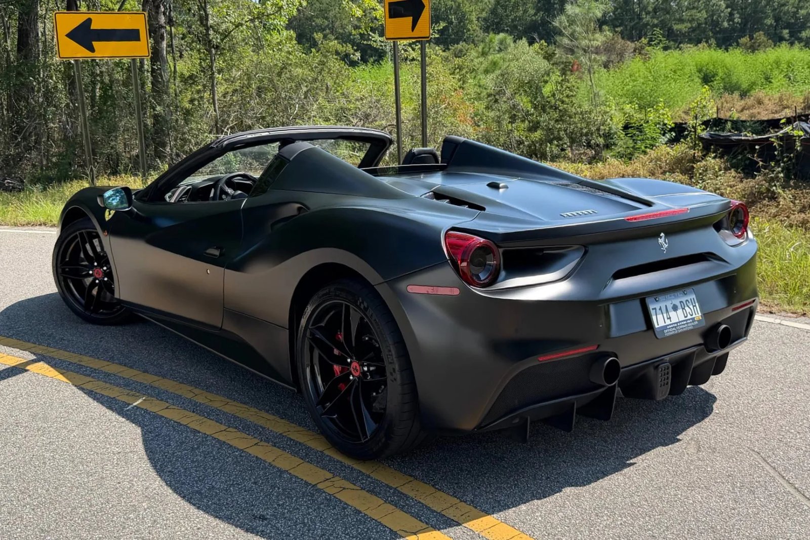 12k-Mile 2019 Ferrari 488 Spider photo 2
