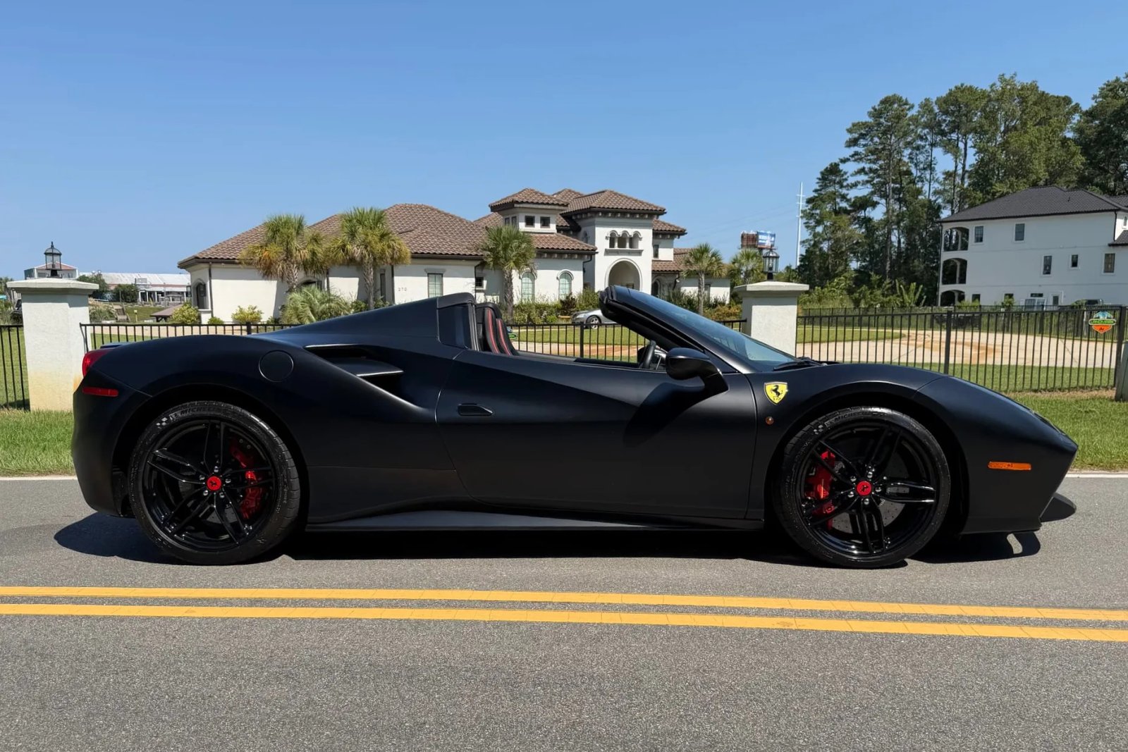 12k-Mile 2019 Ferrari 488 Spider photo 3