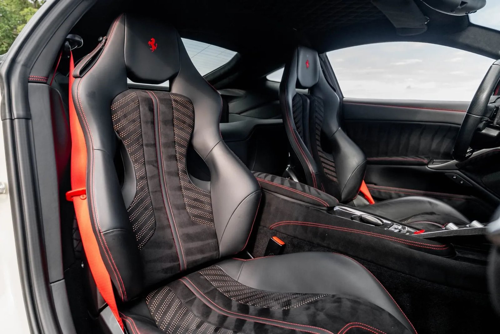 12k-Mile 2017 Ferrari F12berlinetta photo 4