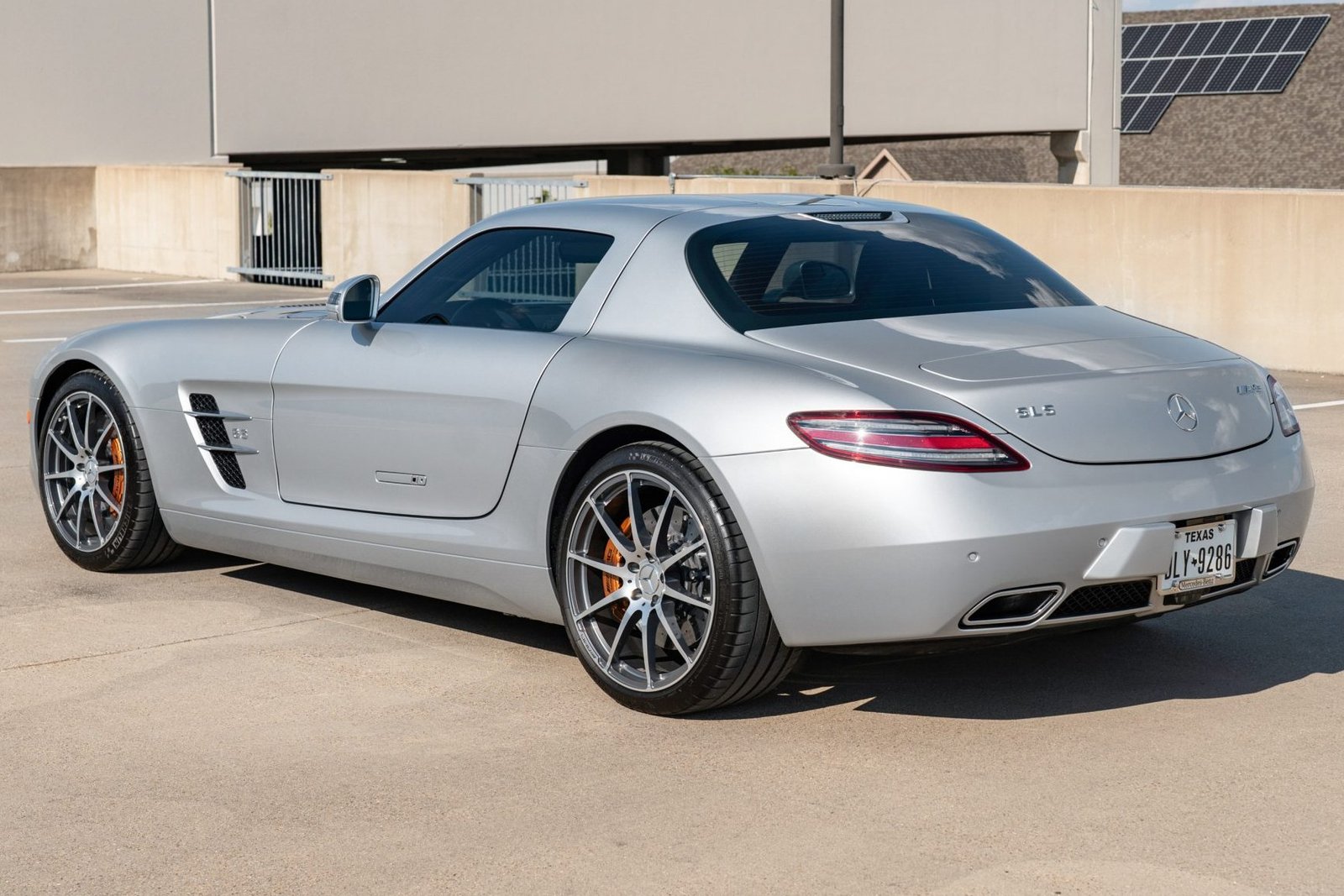 20k-Mile 2011 Mercedes-Benz SLS AMG photo 2
