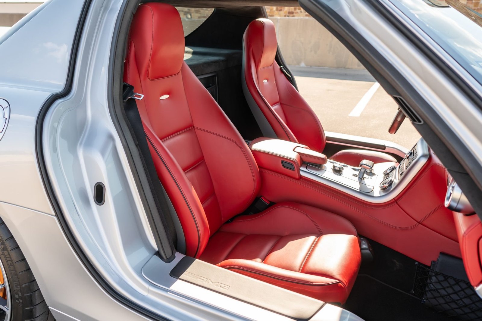 20k-Mile 2011 Mercedes-Benz SLS AMG photo 4