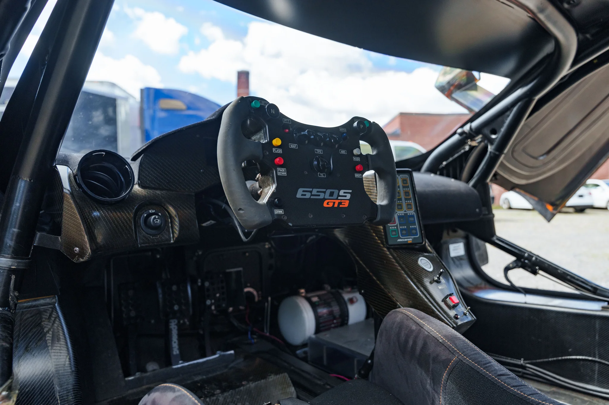 2016 McLaren 650S GT3 Race Car photo 3