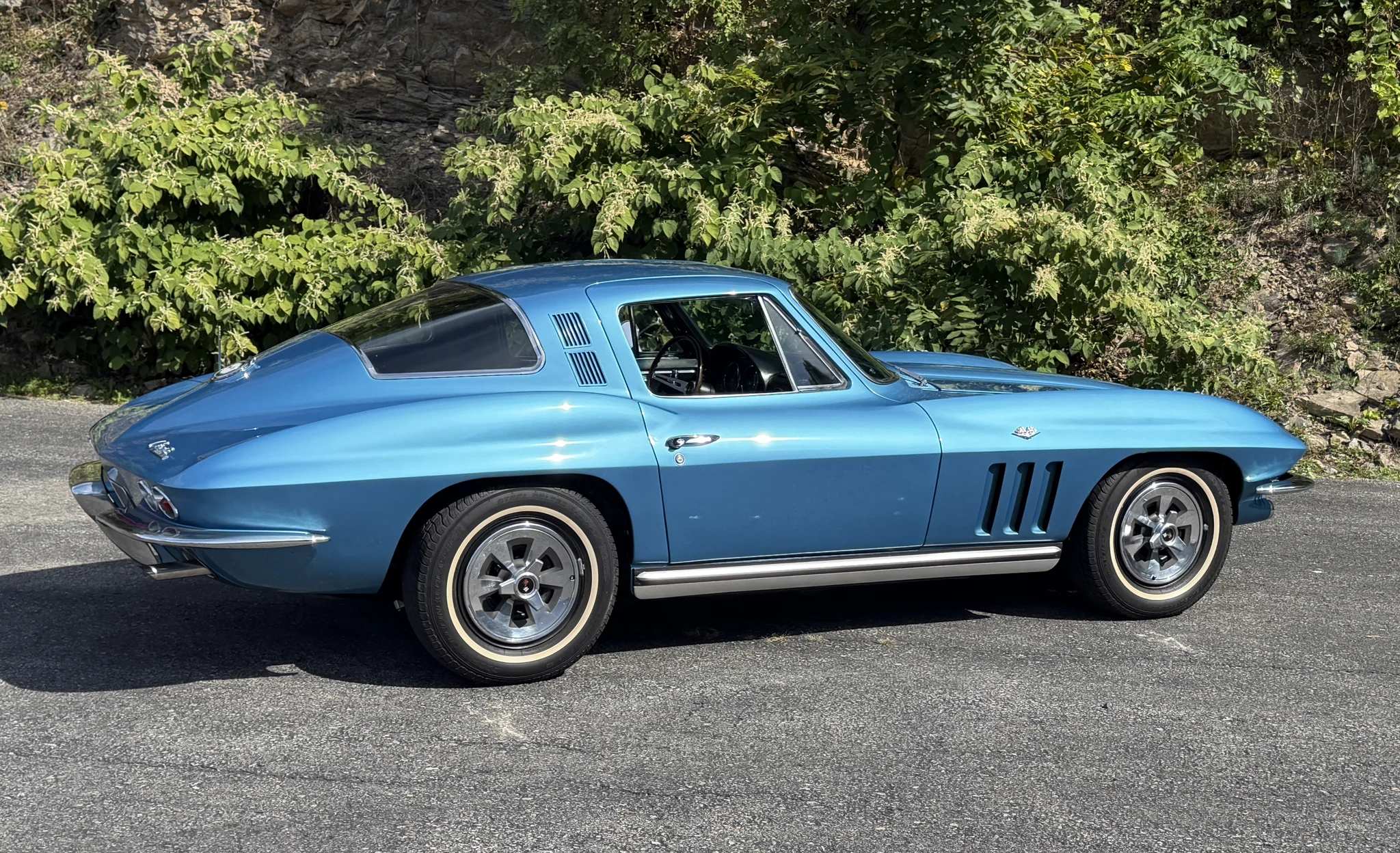 1965 Chevrolet Corvette Sting Ray Coupe 327/365 4-Speed photo 2