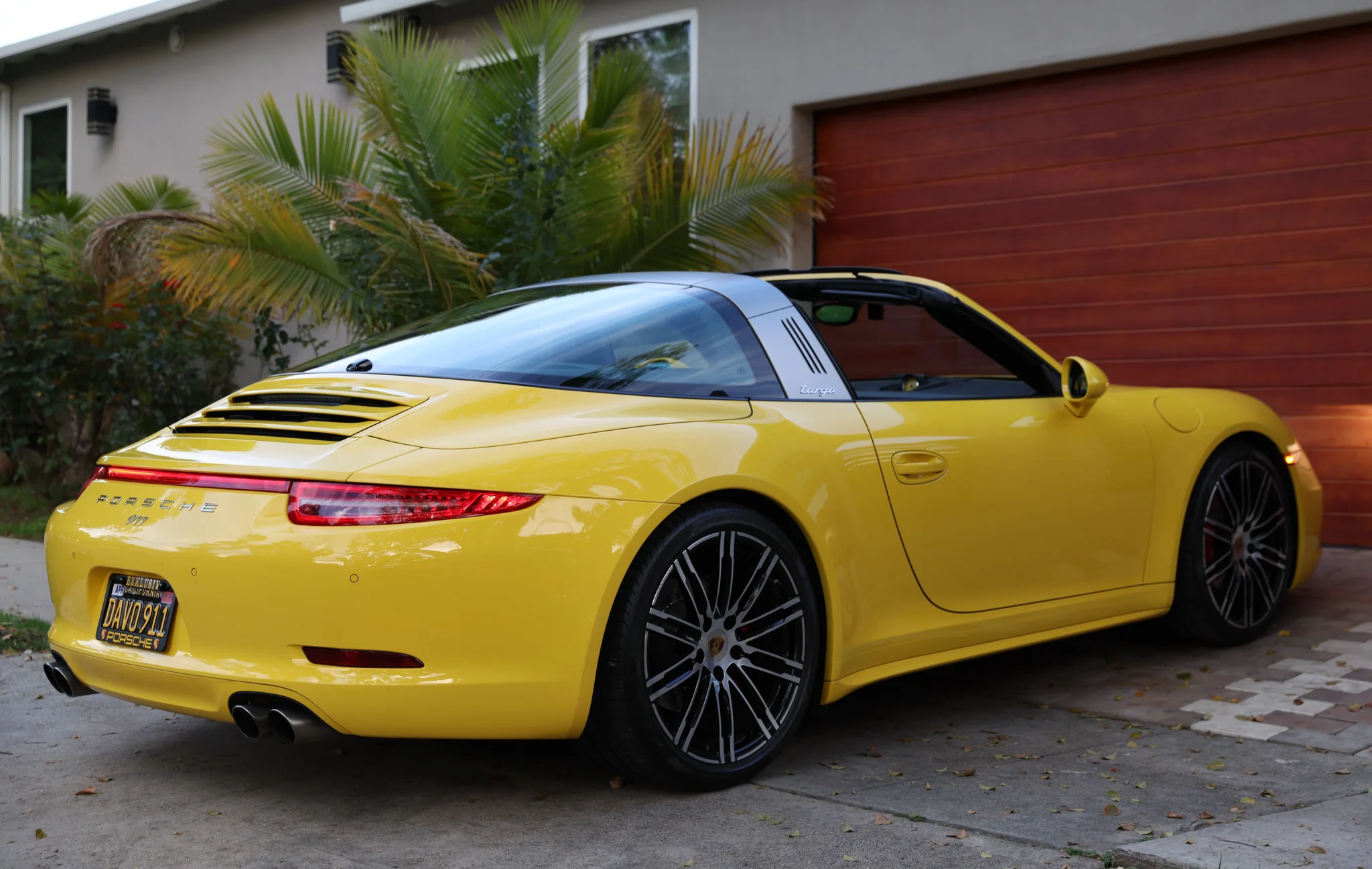 13k-Mile 2015 Porsche 991 Targa 4S photo 2
