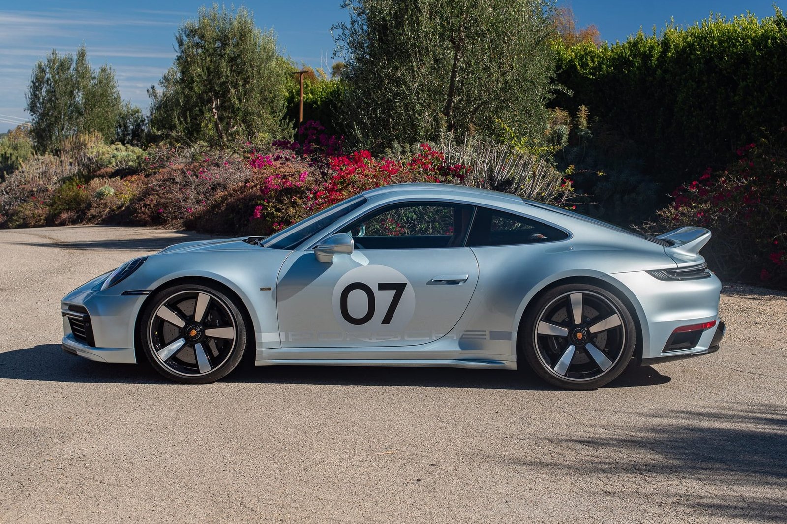 842-Mile Azzuro Thetys Metallic 2023 Porsche 911 Sport Classic photo 4