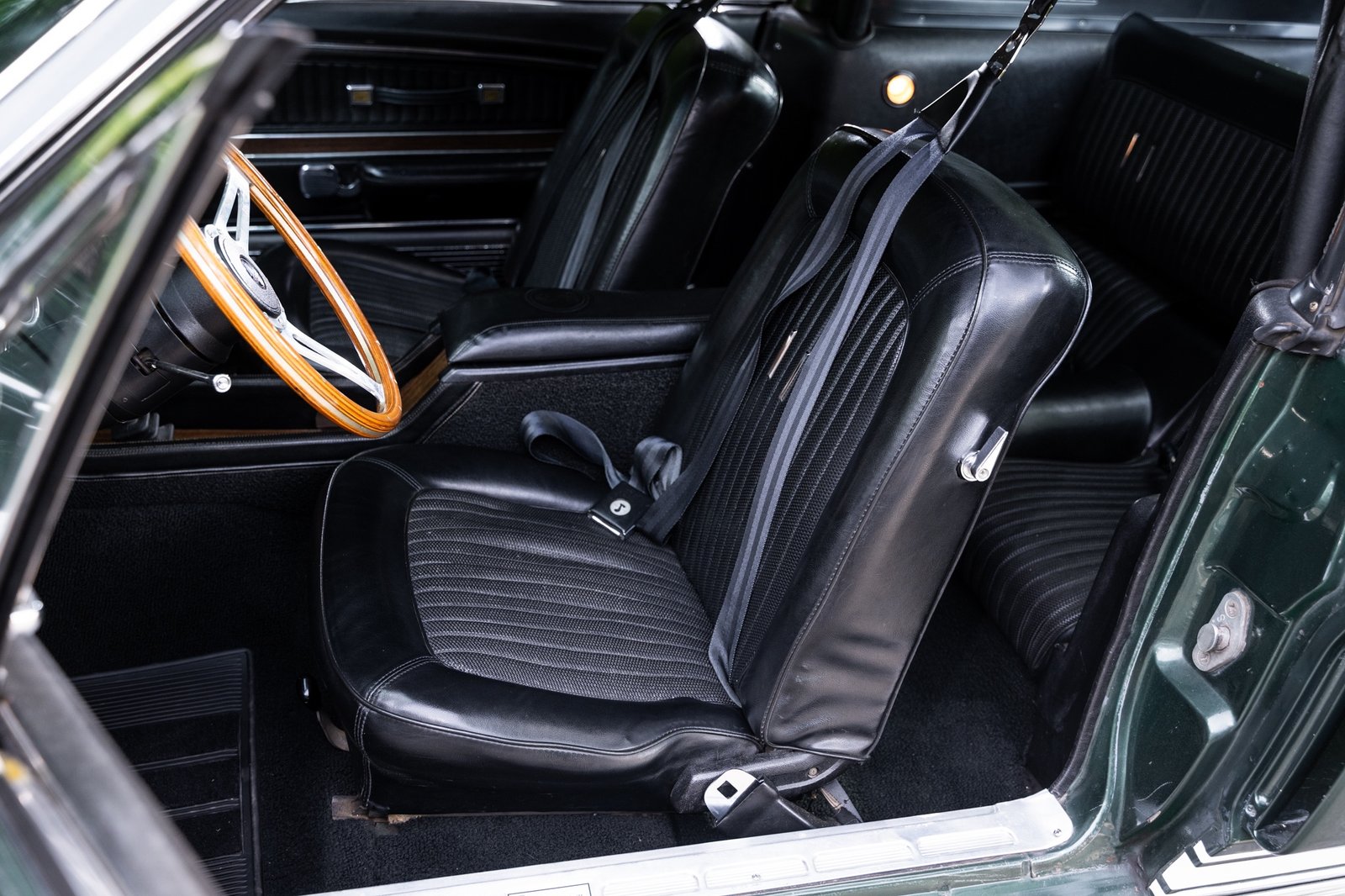 1968 Shelby Mustang GT500KR Fastback 4-Speed photo 4