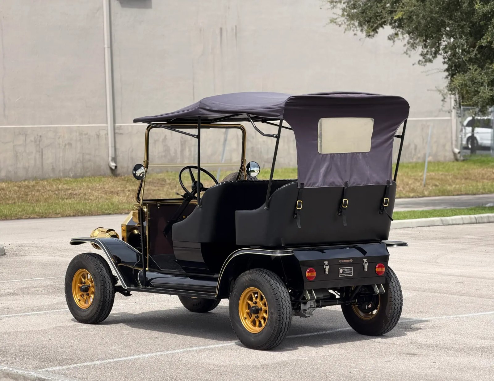 Ford Model T-Style Golf Cart photo 2
