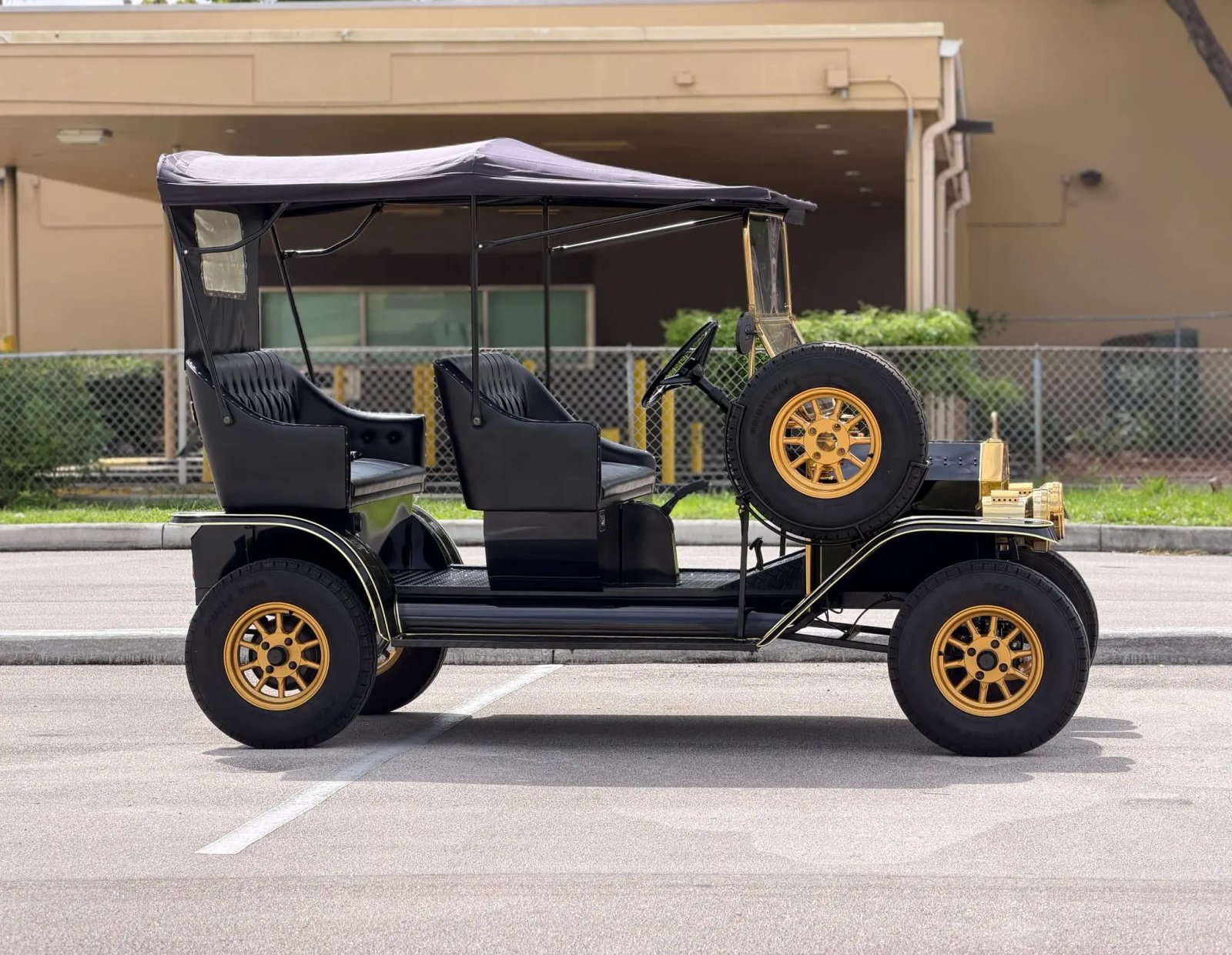 Ford Model T-Style Golf Cart photo 3