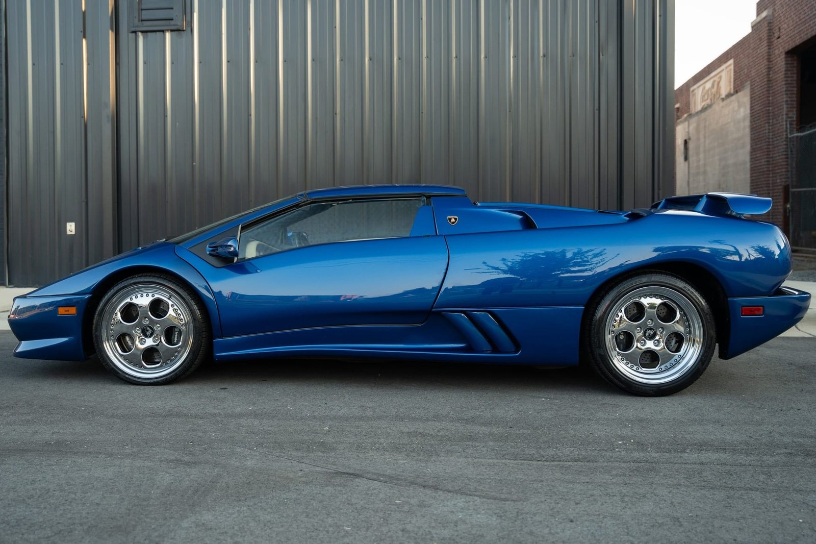 13k-Mile 1999 Lamborghini Diablo VT Roadster photo 3