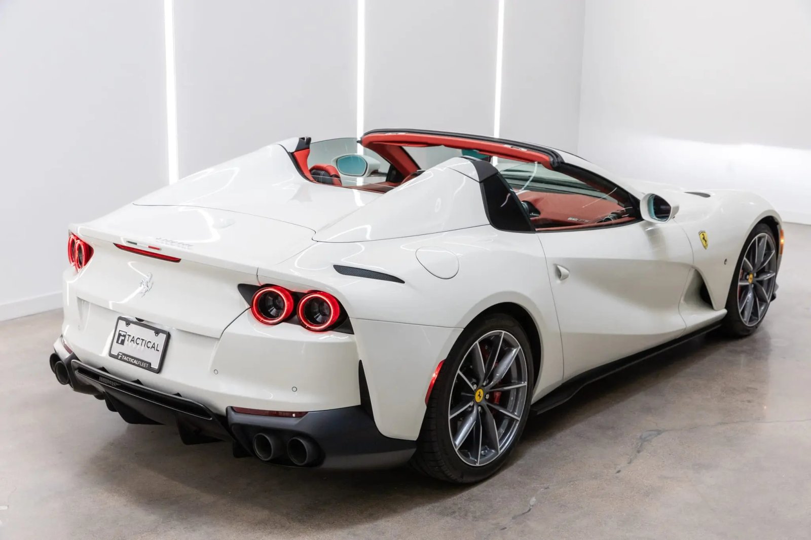 2,200-Mile 2022 Ferrari 812 GTS photo 2