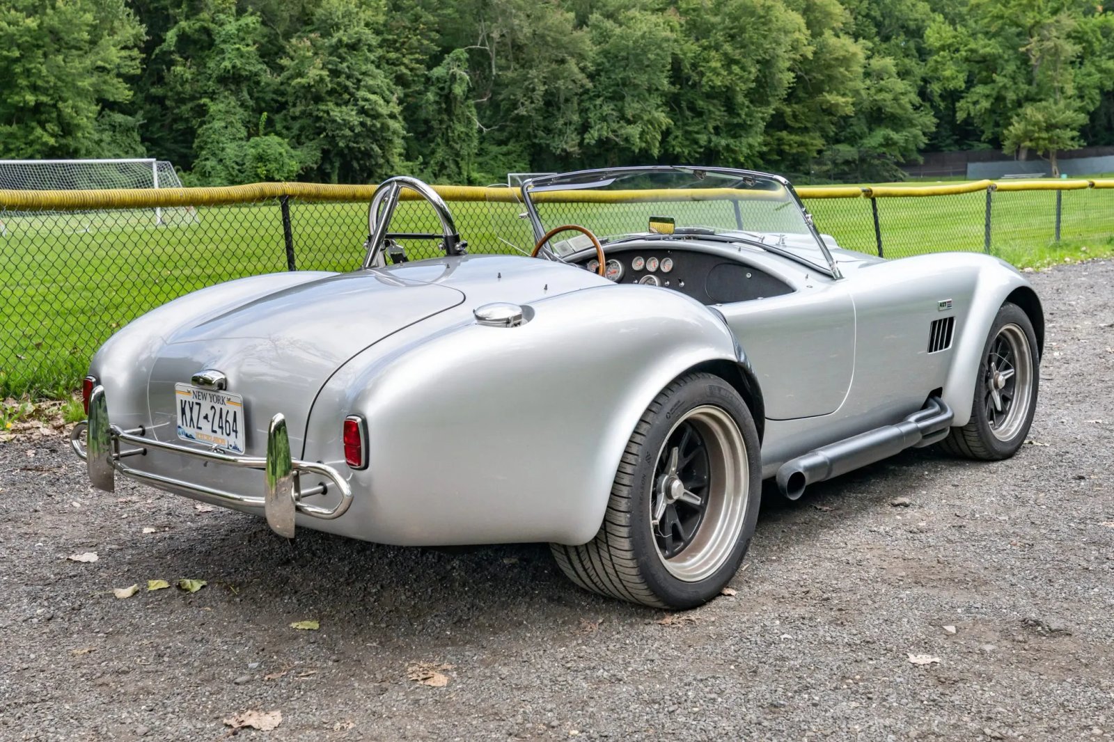 427 Stroker-Powered Superformance MKIII 5-Speed photo 2