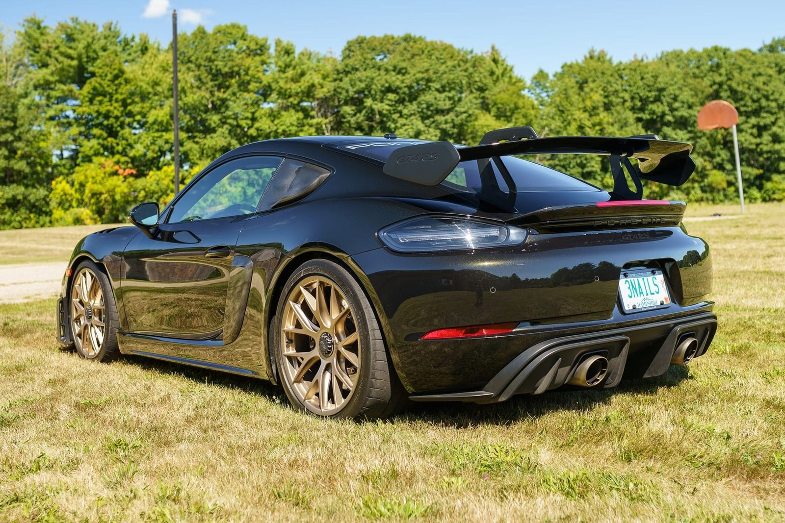 Dark Olive Metallic 2025 Porsche 718 Cayman GT4 RS Weissach photo 2