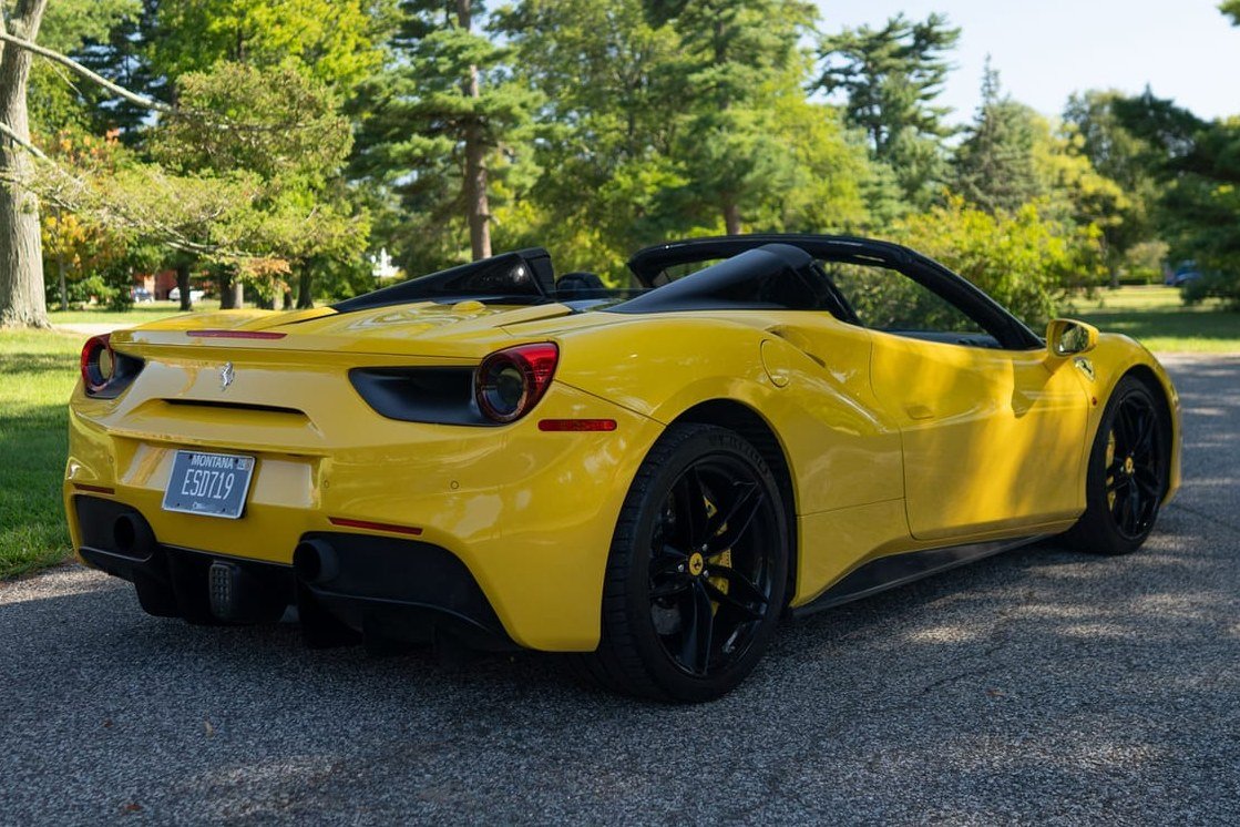 2018 Ferrari 488 Spider photo 2