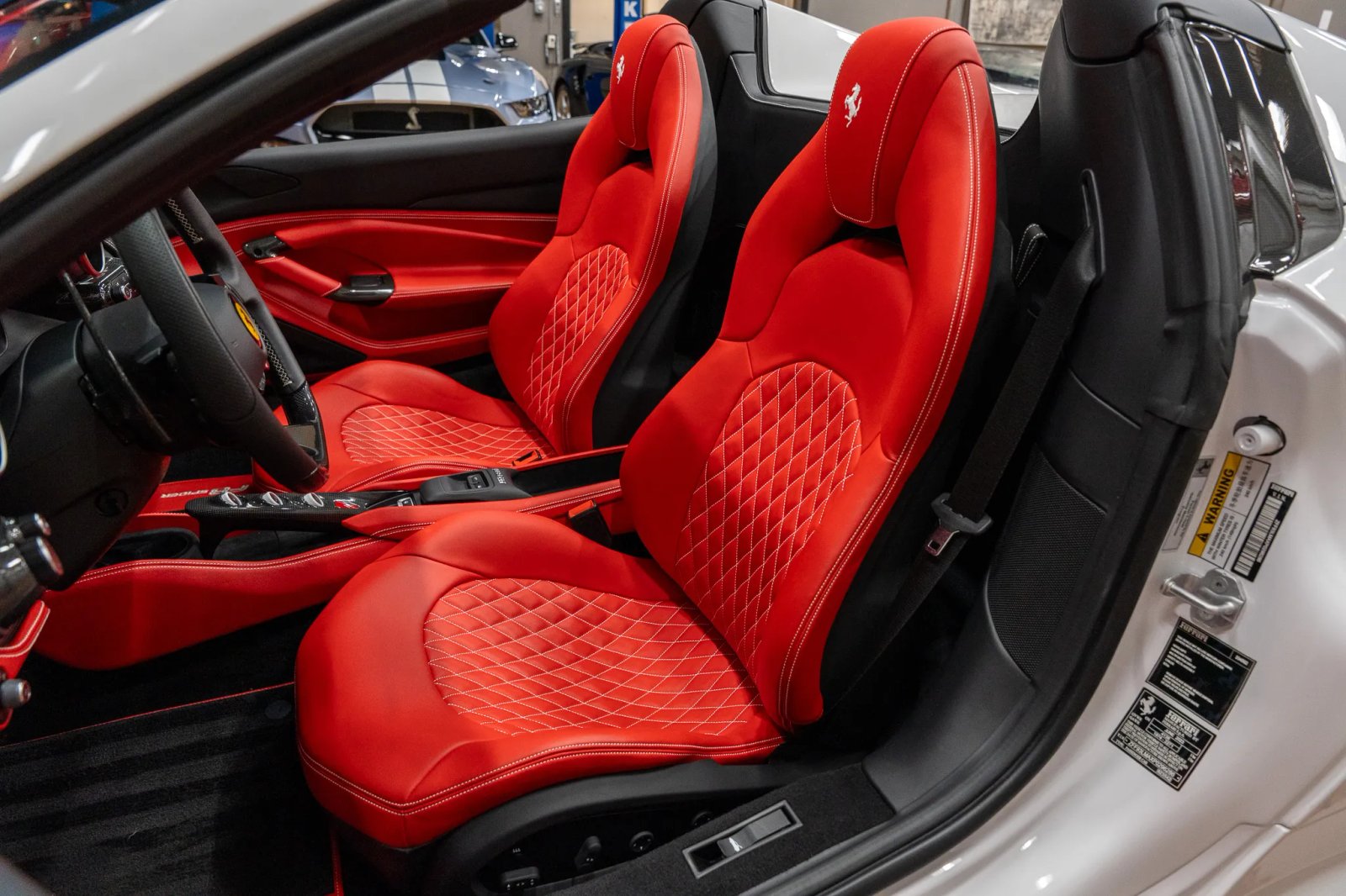 1,400-Mile 2023 Ferrari F8 Spider photo 4