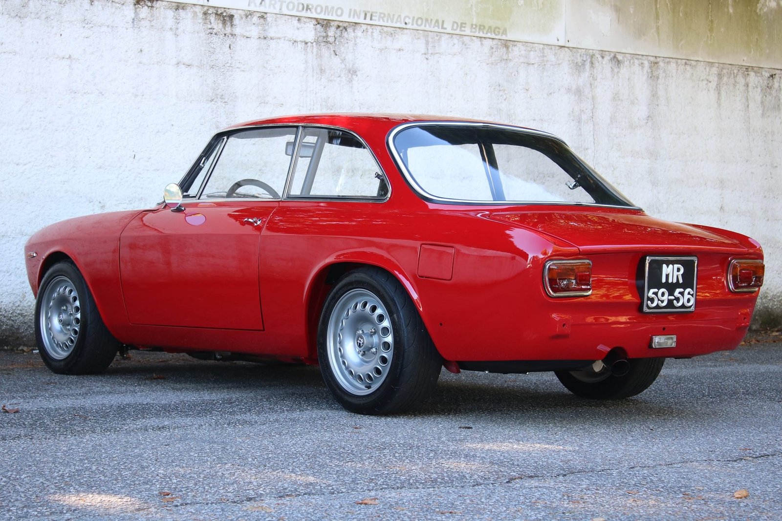 2.0L Twin Spark–Powered 1968 Alfa Romeo GT 1300 Junior photo 3