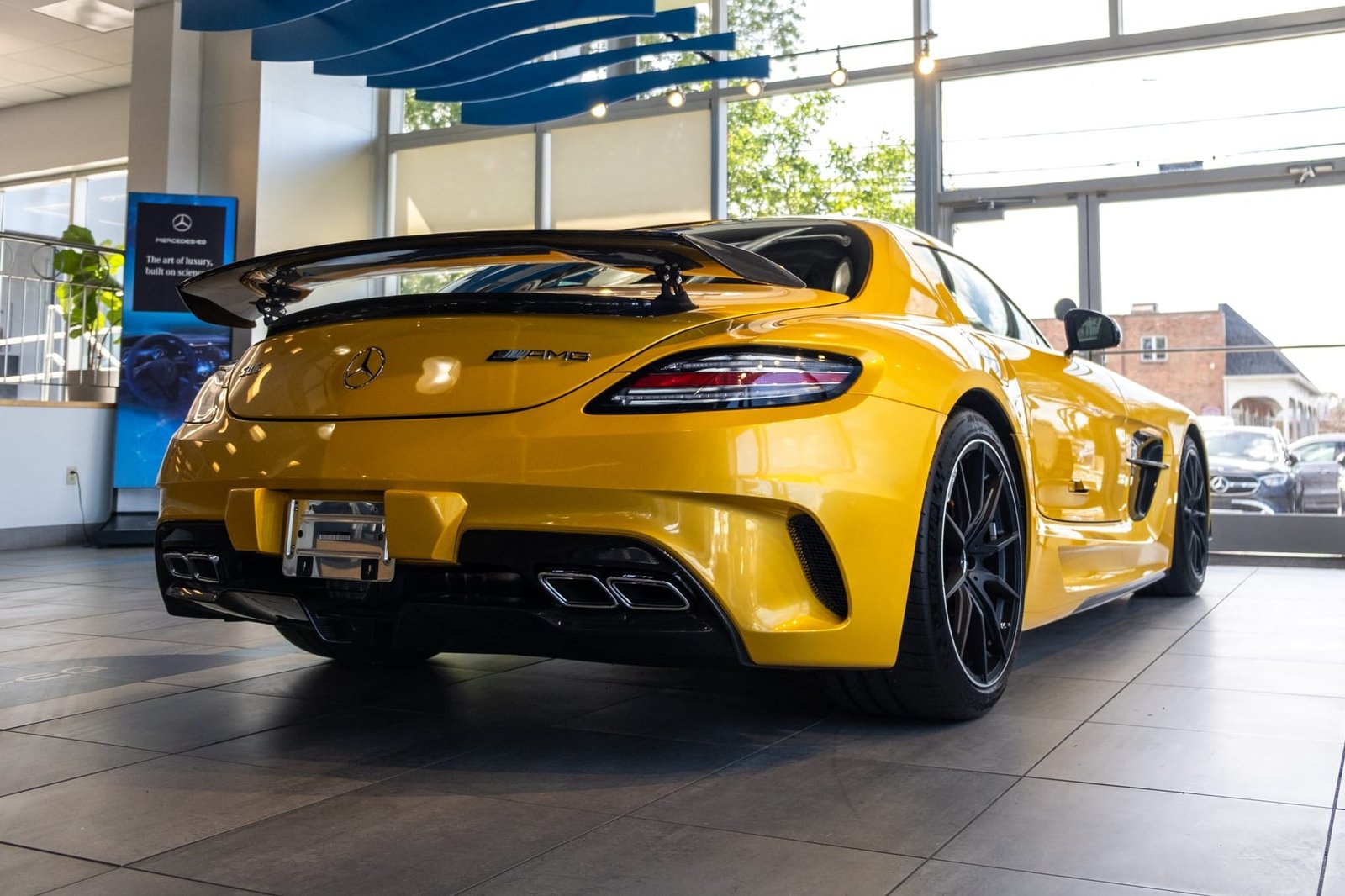 576-Mile 2014 Mercedes-Benz SLS AMG Black Series photo 2
