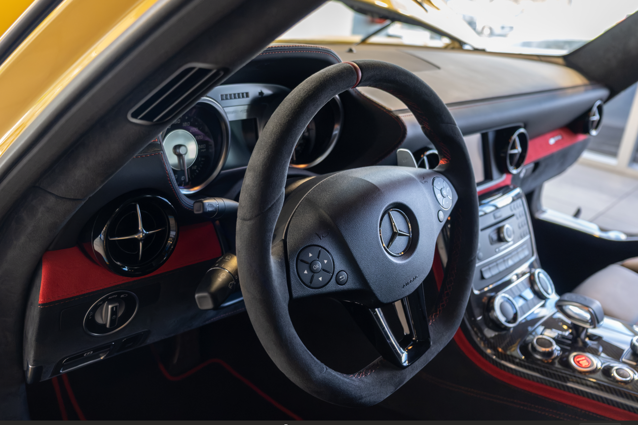 576-Mile 2014 Mercedes-Benz SLS AMG Black Series photo 5